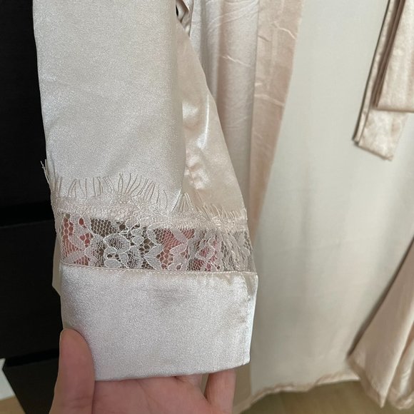 Mansphil Pink Silk Robe - Picture 6 of 11